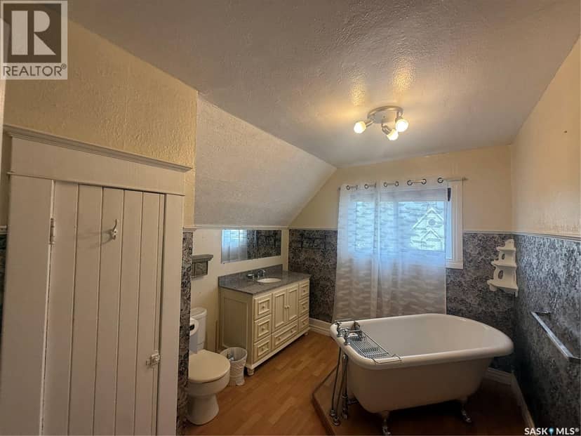 381 Main STREET — photo 18 of 35