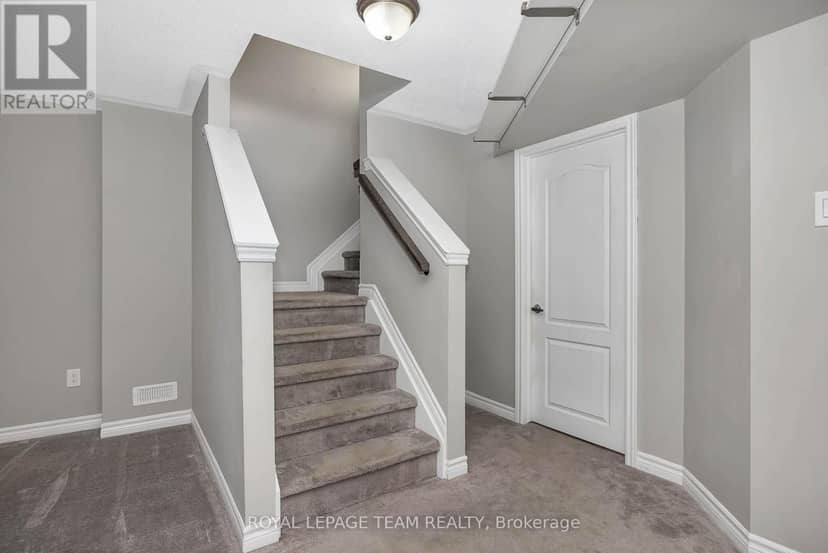 3209 Harvester Crescent — photo 33 of 40