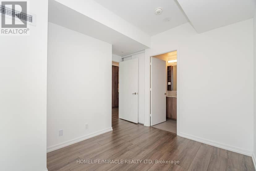 3907 - 7890 Jane Street — photo 19 of 40