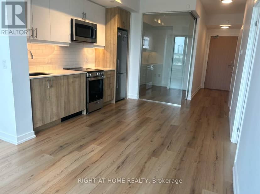 704 - 1195 The Queensway — photo 4 of 19