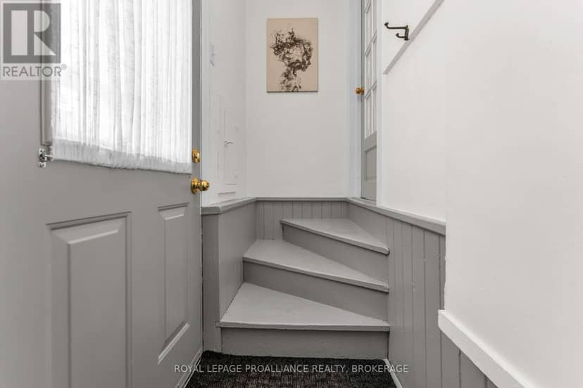 201 Willingdon Avenue — photo 22 of 40