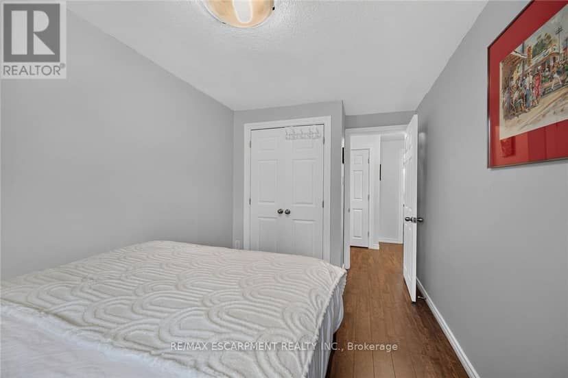 56 - 30 Regent Avenue — photo 26 of 40