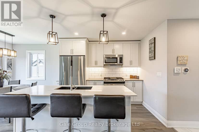 38 Amber Street — photo 12 of 40