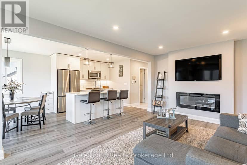 38 Amber Street — photo 16 of 40