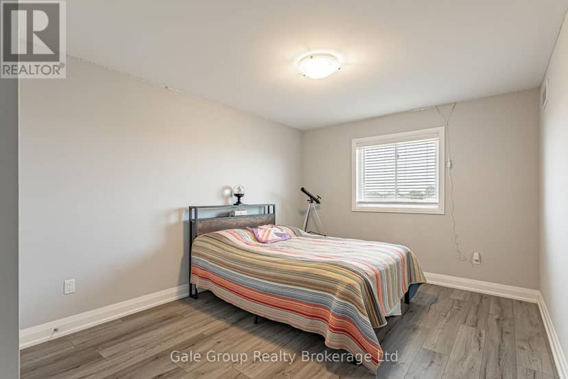 38 Amber Street — photo 18 of 40