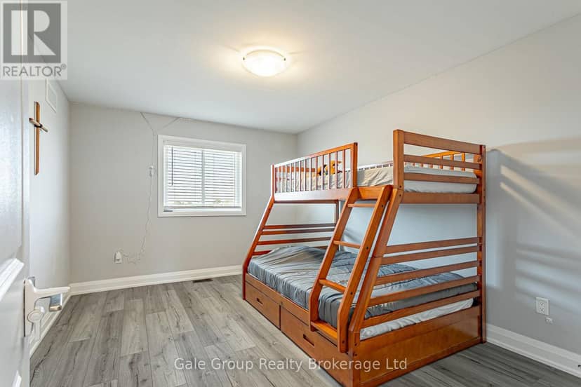38 Amber Street — photo 21 of 40