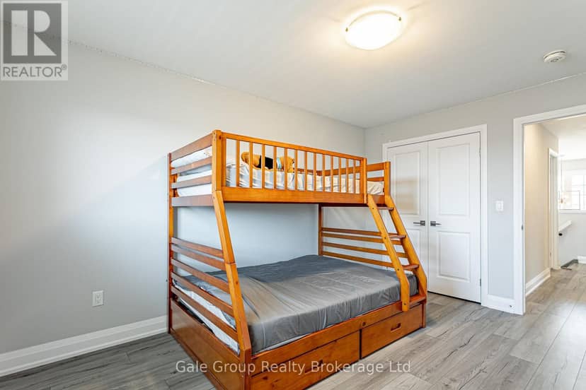 38 Amber Street — photo 22 of 40