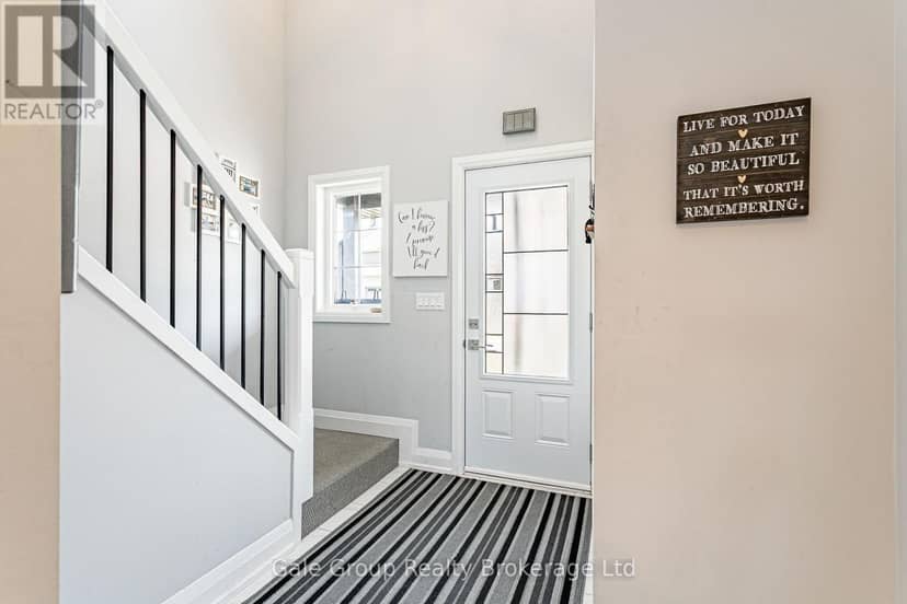 38 Amber Street — photo 6 of 40
