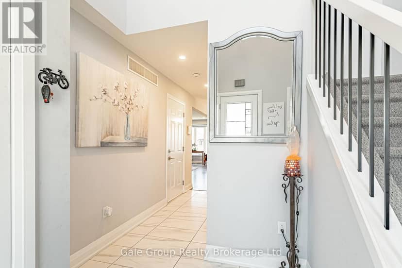 38 Amber Street — photo 7 of 40