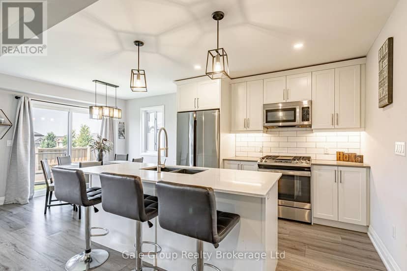 38 Amber Street — photo 8 of 40