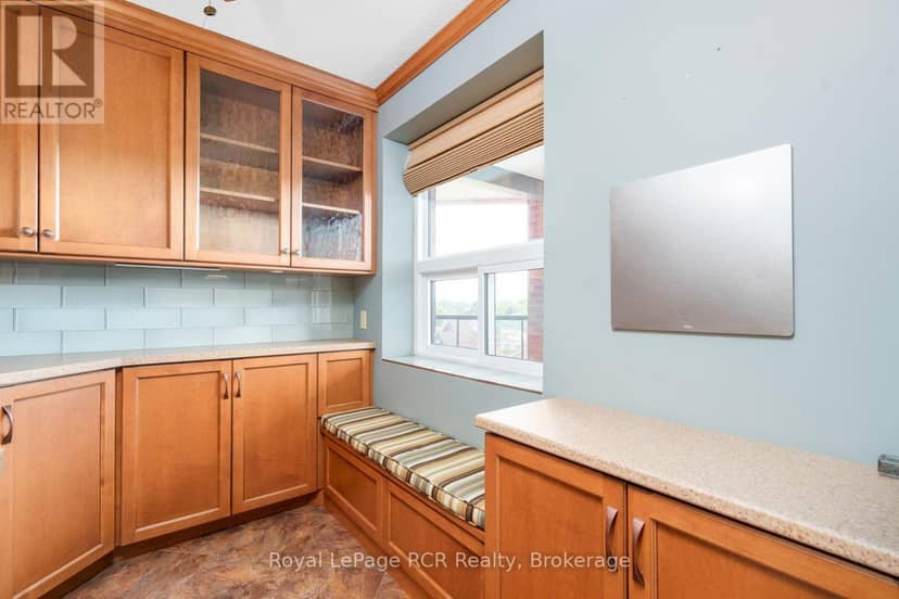 606 - 536 11th Avenue — photo 16 of 30