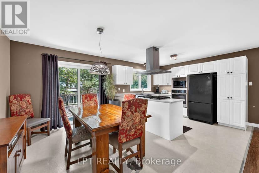 7806 Alfred Crescent — photo 15 of 40