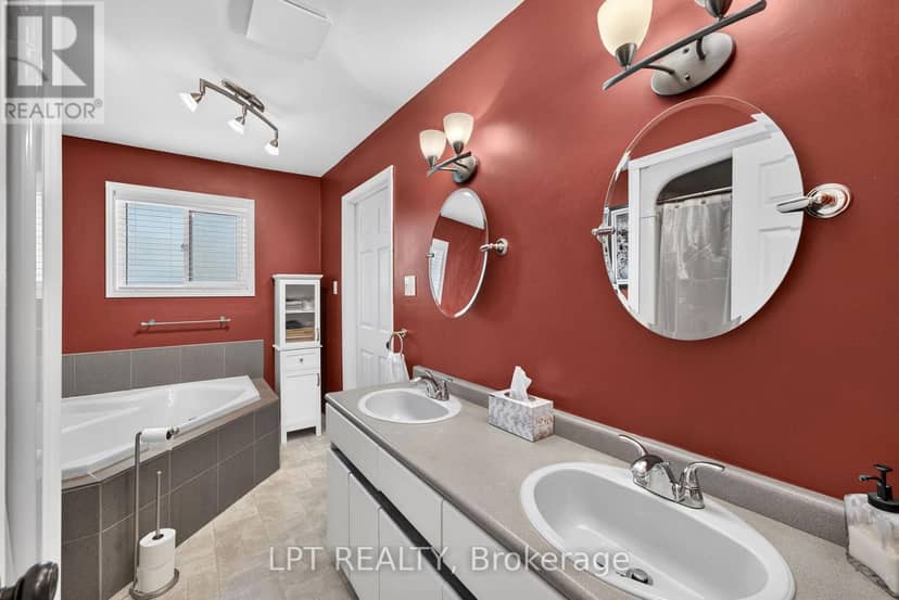 7806 Alfred Crescent — photo 27 of 40