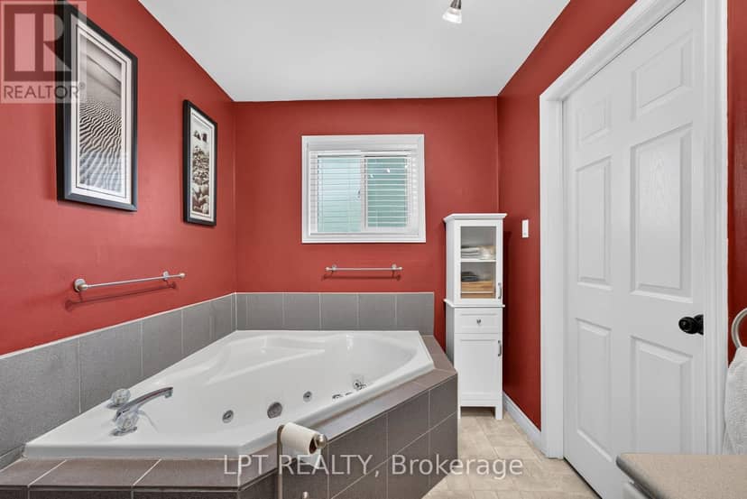 7806 Alfred Crescent — photo 28 of 40