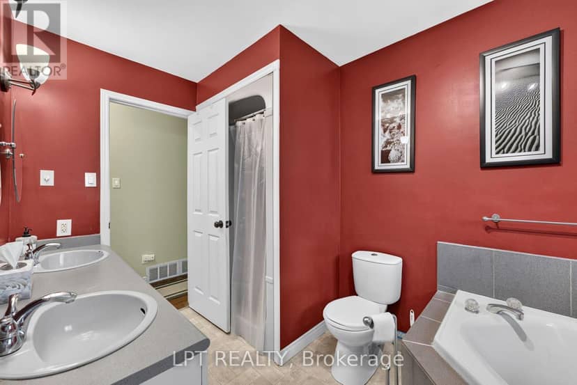 7806 Alfred Crescent — photo 29 of 40