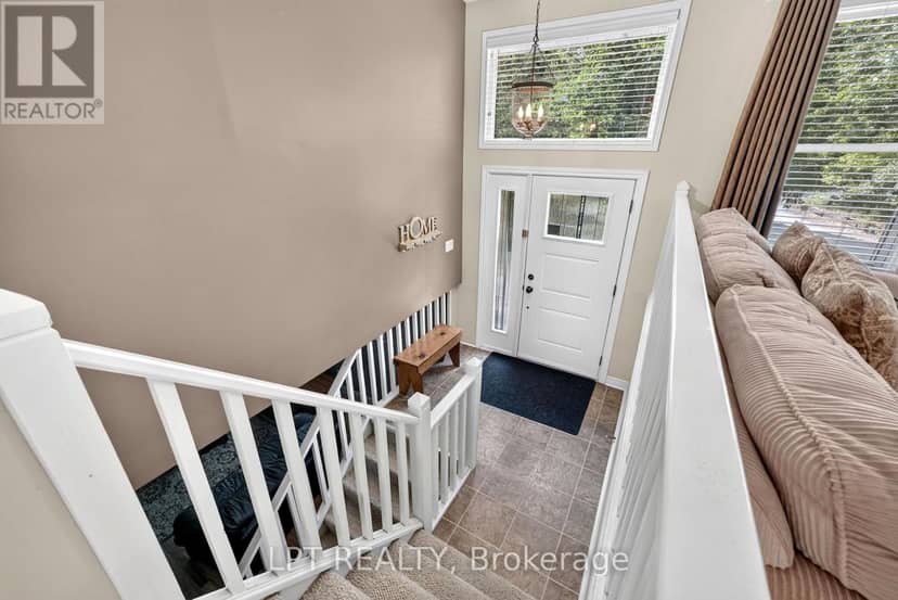 7806 Alfred Crescent — photo 8 of 40