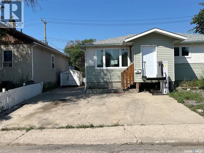 344 Wascana STREET — photo 2 of 28