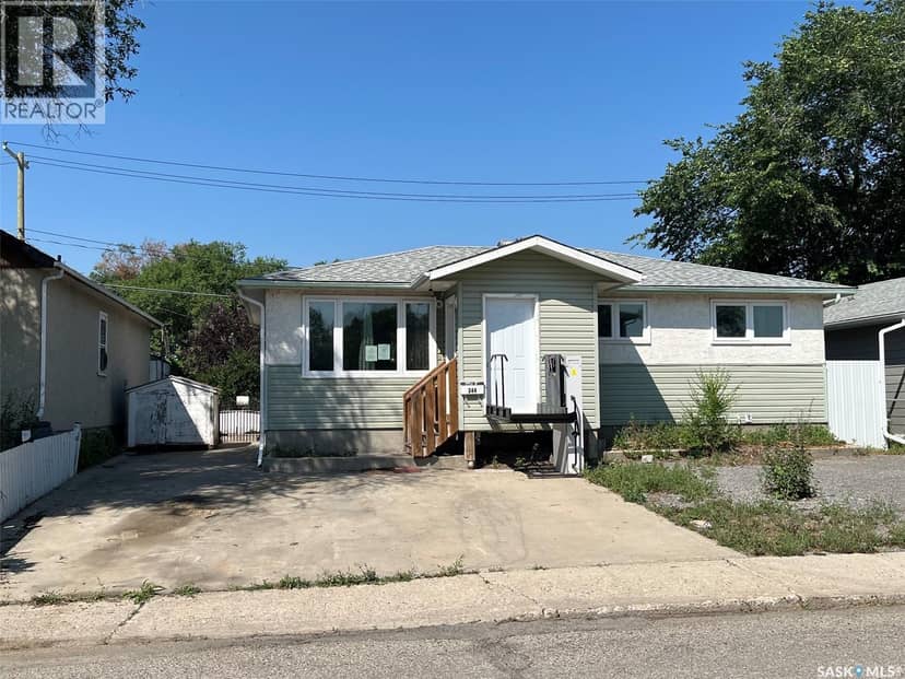 344 Wascana STREET — photo 3 of 28