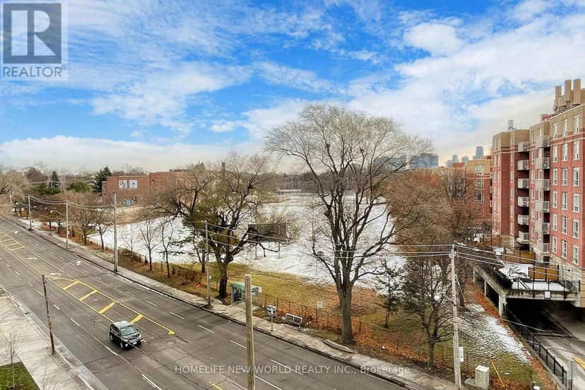518 - 250 Lawrence Avenue W — photo 31 of 38
