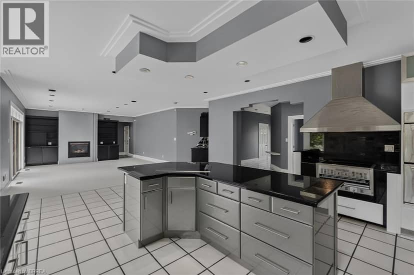 44 ST ANDREW'S Drive — photo 18 of 40