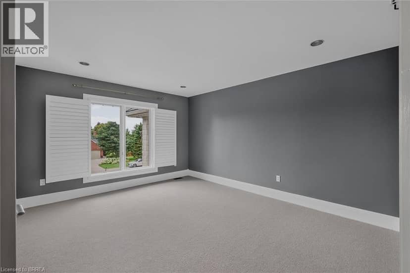 44 ST ANDREW'S Drive — photo 37 of 40