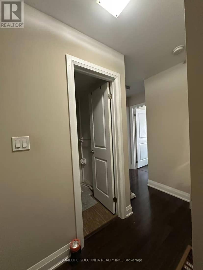 132 - 322 John Street — photo 7 of 8