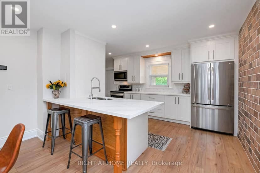 1379-1381 Pierre Avenue — photo 6 of 35