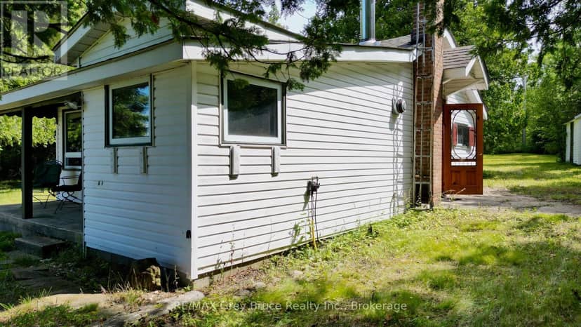 123 Fowlie Road — photo 10 of 40