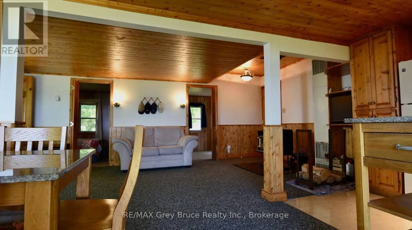 123 Fowlie Road — photo 16 of 40