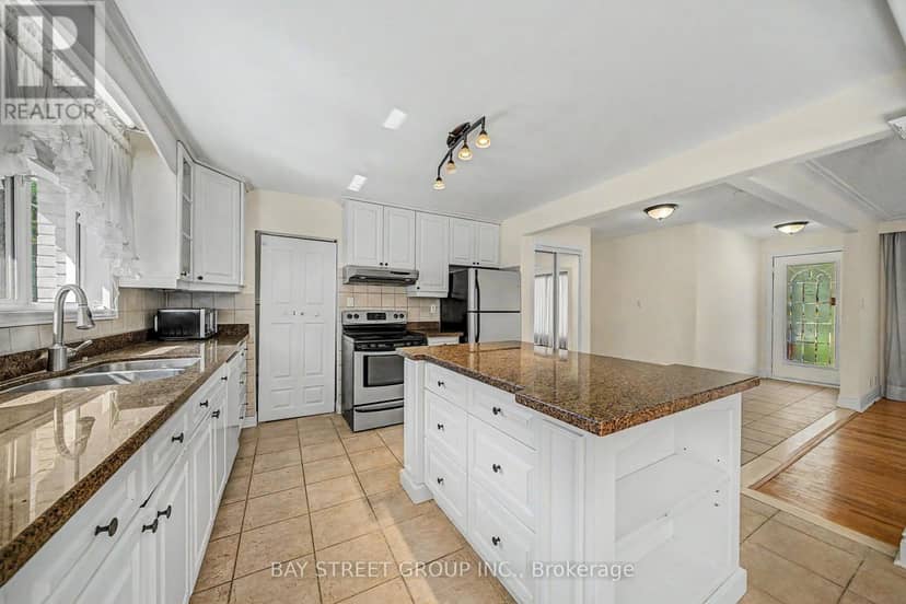 32 Alanadale Avenue — photo 13 of 40