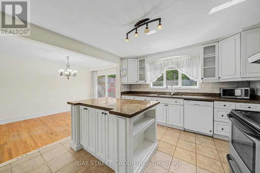 32 Alanadale Avenue — photo 15 of 40