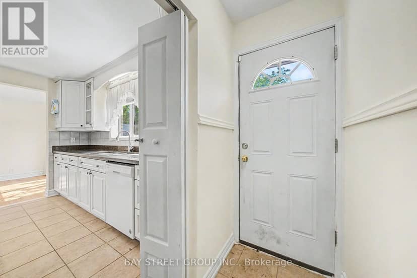 32 Alanadale Avenue — photo 16 of 40