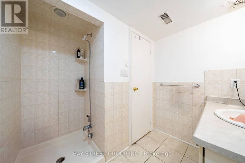 32 Alanadale Avenue — photo 34 of 40