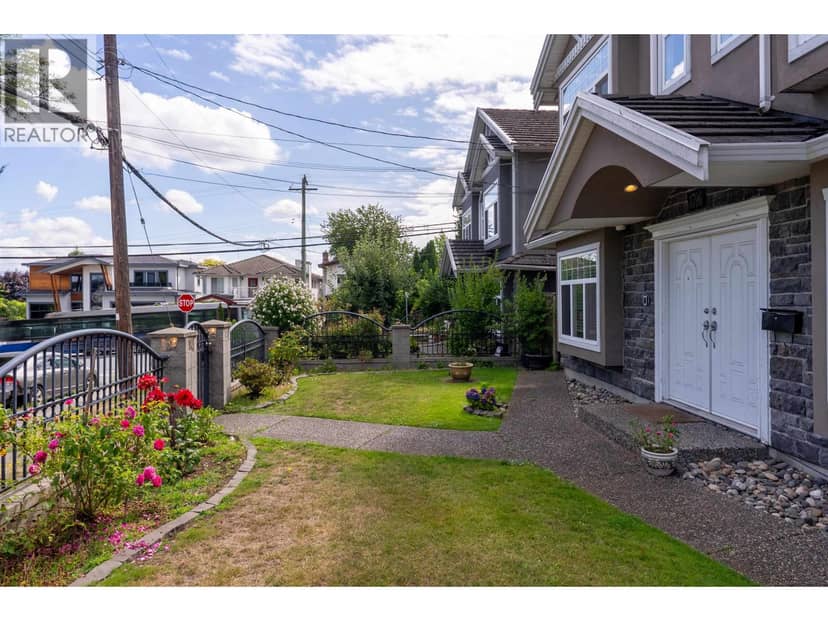 3796 PRICE STREET, Burnaby, photo 2