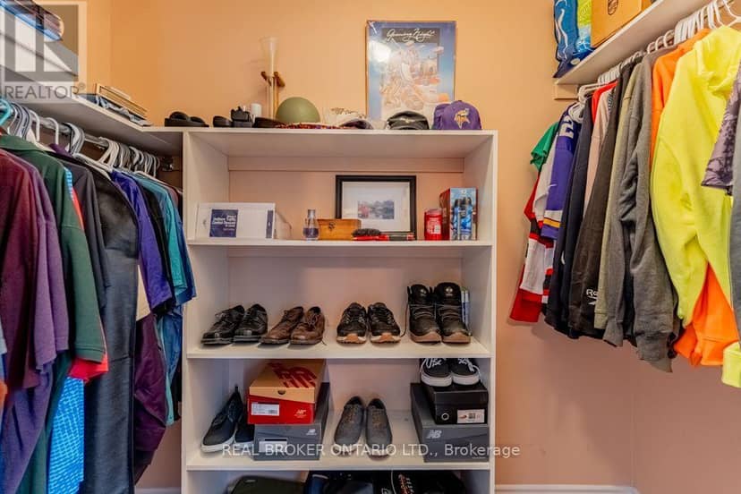 103 - 32 La Croisee Street — photo 18 of 25