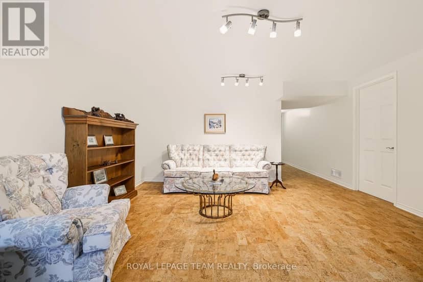 19 Pine Needles Court — photo 31 of 40