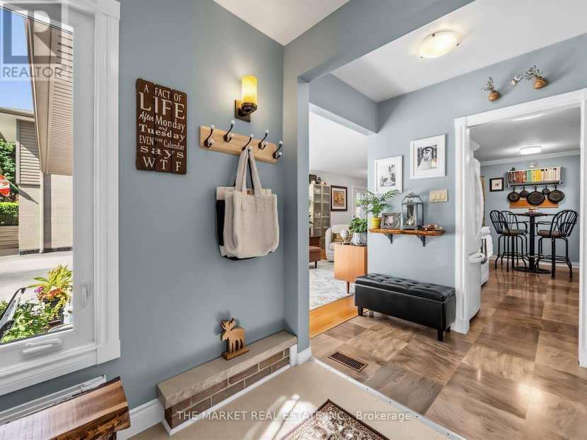 1033 Franconia Drive — photo 17 of 40