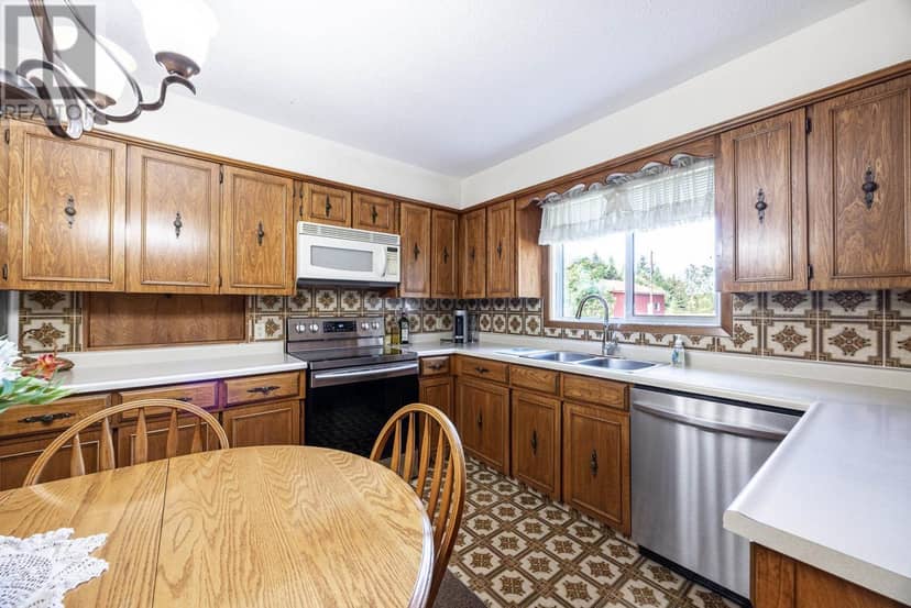 1435 Airport RD — photo 15 of 33