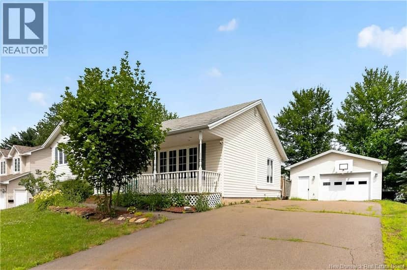 49 Goldsboro Avenue — photo 3 of 40