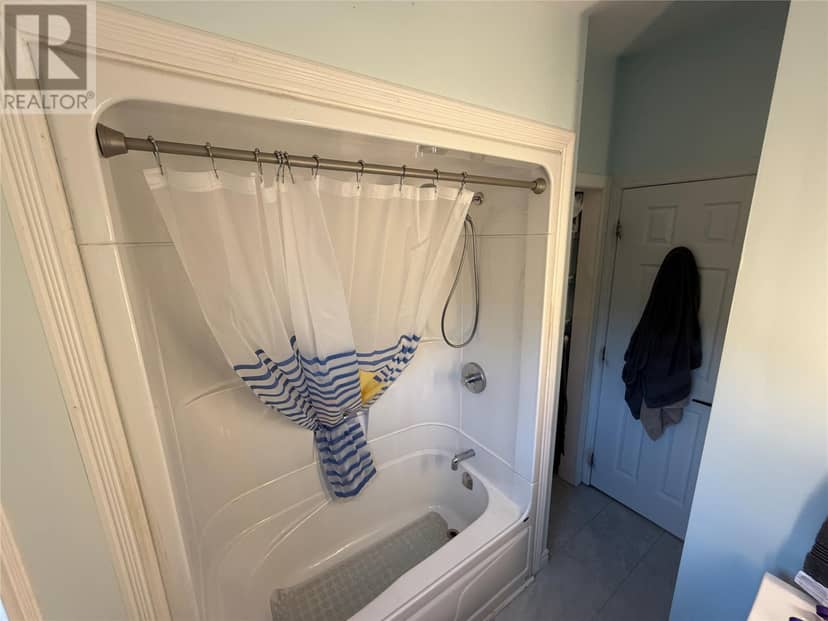 8 Banting Avenue — photo 12 of 19