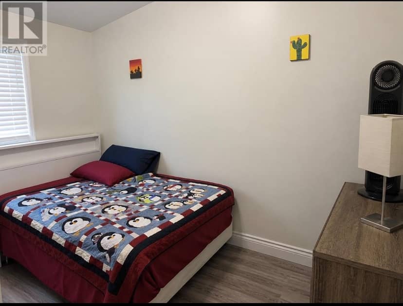 8 Banting Avenue — photo 14 of 19