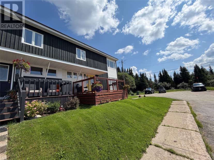 8 Banting Avenue, Wabush, photo 2