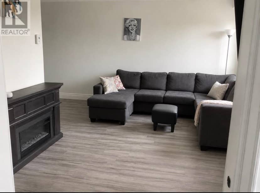 8 Banting Avenue, Wabush, photo 5