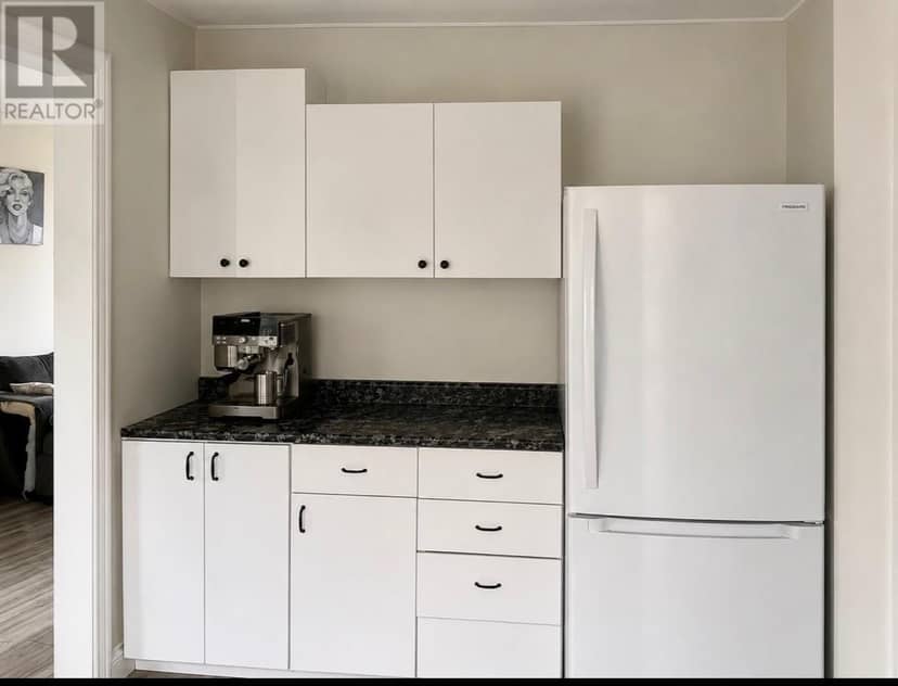 8 Banting Avenue — photo 9 of 19