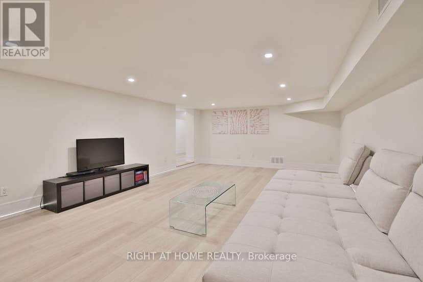 471 Country Club Crescent — photo 40 of 40