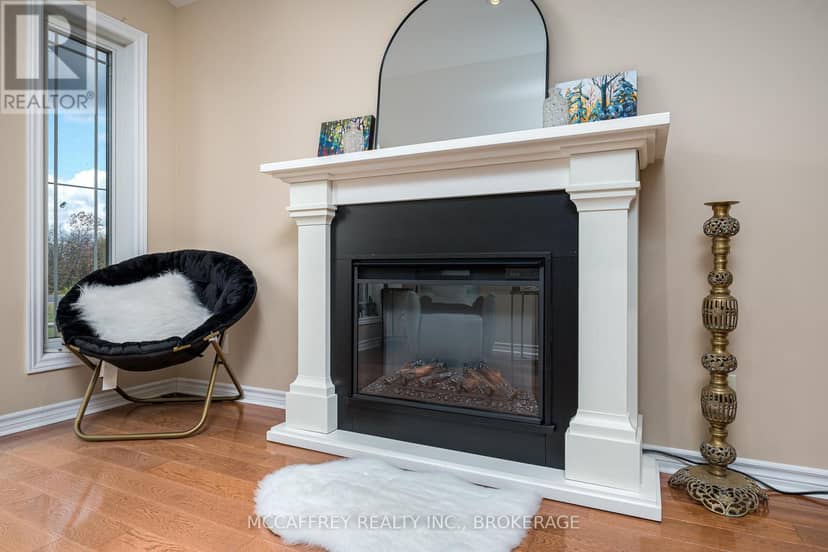 444 Bridge Street W — photo 8 of 40