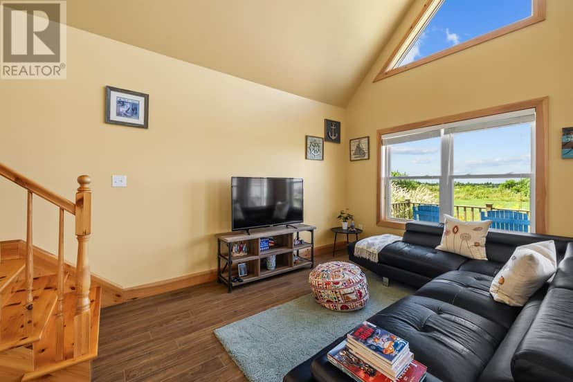 31 Landing Drive — photo 13 of 40