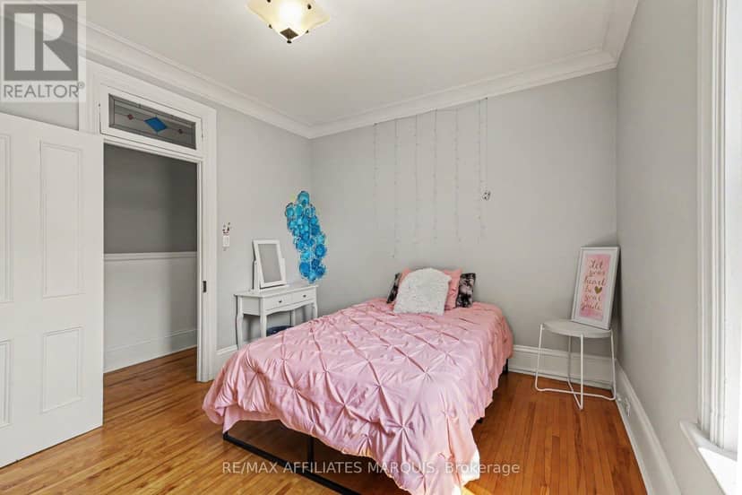 100 Elmsley Street N — photo 35 of 40