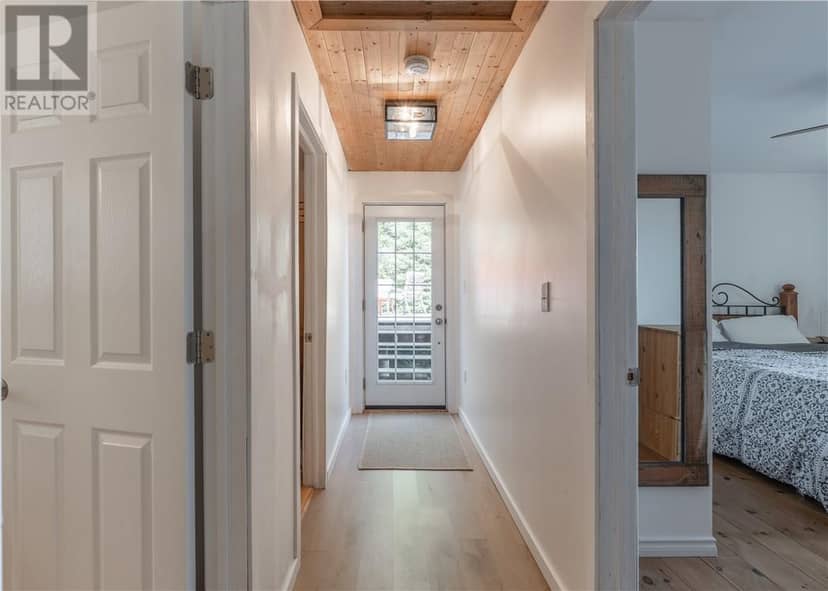 1433 West Bay Road — photo 17 of 34
