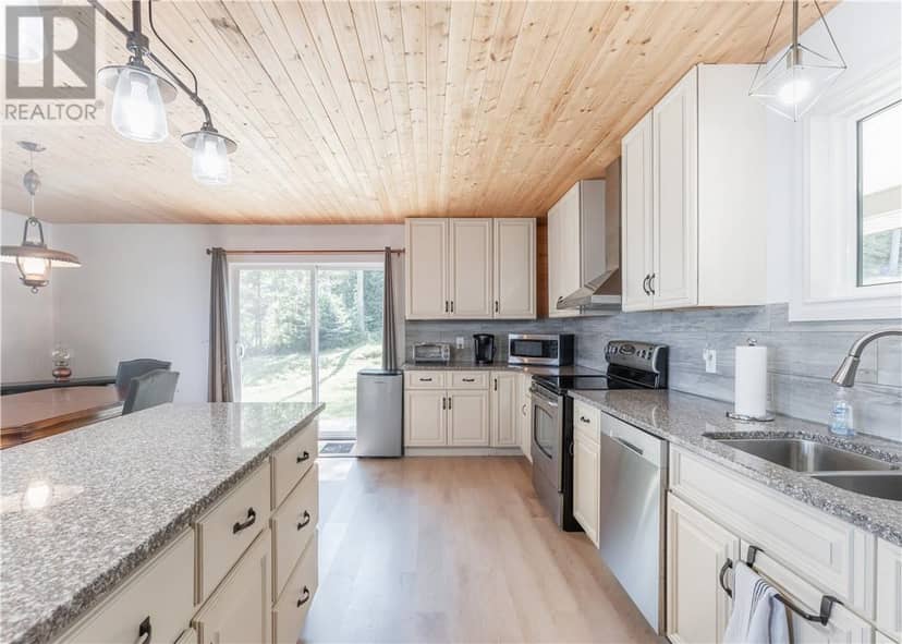 1433 West Bay Road, Capreol, photo 8
